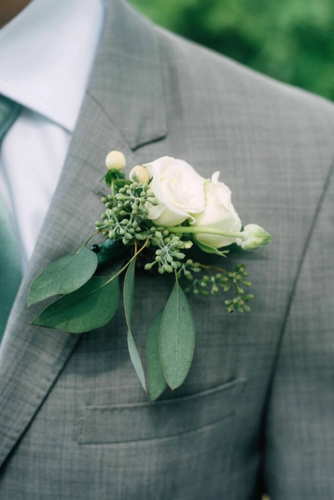 mens boutonniere 